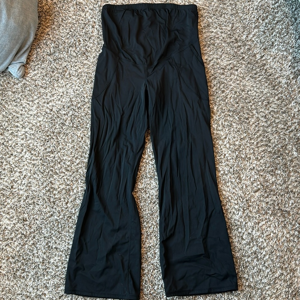 Maternity flare leggings black